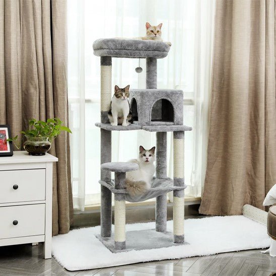 arbre a chat noir 4 piliers 5 etages avec 3 chat