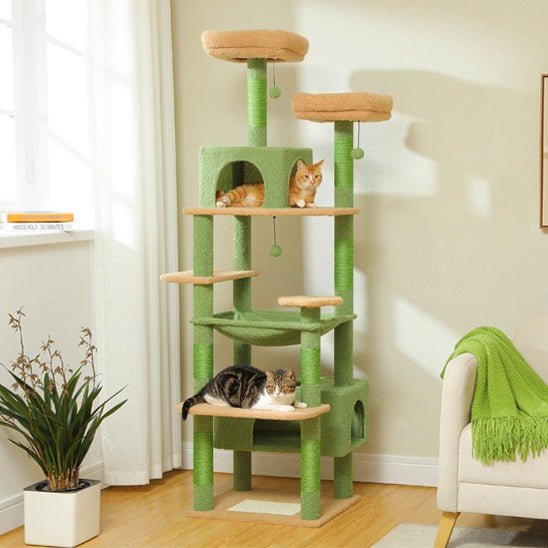 arbre a chat vert 4 piliers 7 etages avec 2 chats et 8 griffoir